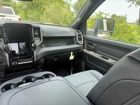 Used 2025 RAM 2500 Tradesman w/ Safety Group AWD/4WD image 40