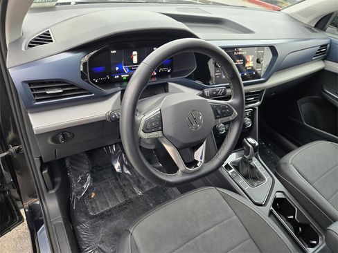 Used 2024 Volkswagen Taos SE image 19