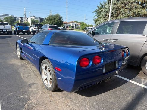 Used 2002 Chevrolet Corvette Coupe w/ Preferred Equipment Group2 RWD image 2