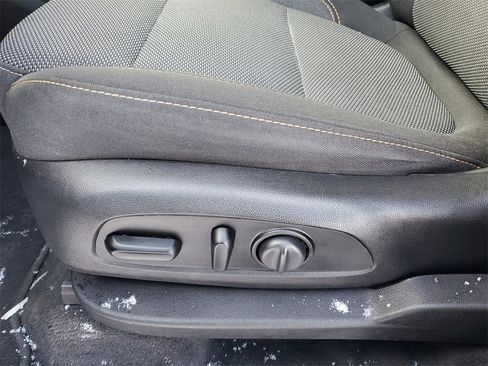 Used 2019 Chevrolet Traverse LT image 10