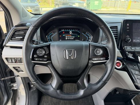 Used 2023 Honda Odyssey Touring image 31