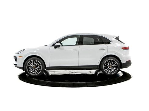 Certified 2023 Porsche Cayenne AWD/4WD image 2