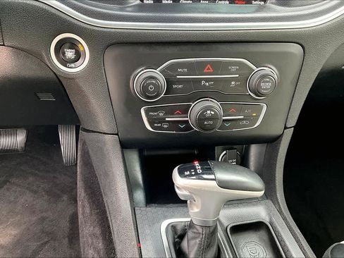 Used 2017 Dodge Charger SXT w/ Plus Group image 33