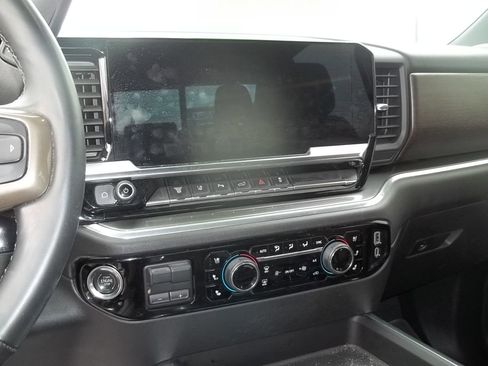 Used 2024 Chevrolet Silverado 2500 High Country w/ High Country Premium Package AWD/4WD image 8