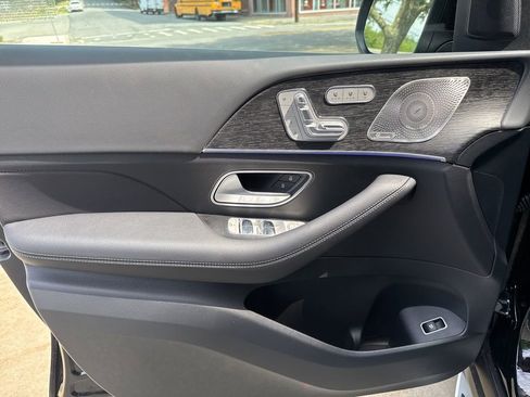 Certified 2025 Mercedes-Benz GLS 450 4MATIC image 16