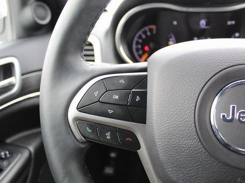 Used 2019 Jeep Grand Cherokee Limited image 17