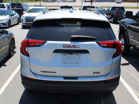 Used 2021 GMC Terrain SLE w/ Elevation Edition FWD image 5