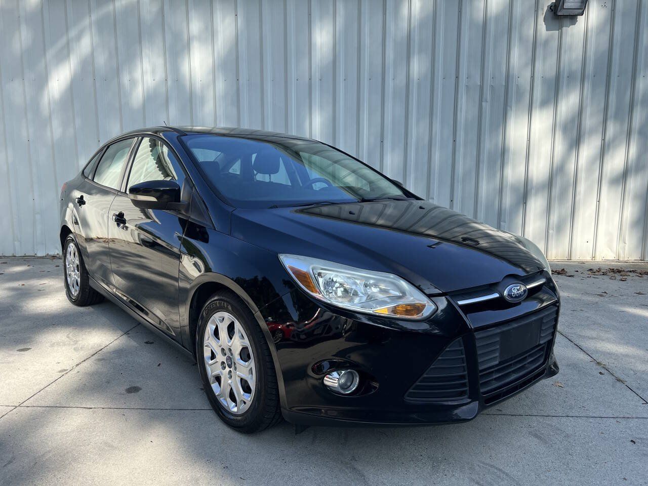 Used 2012 Ford Focus SE FWD image 1
