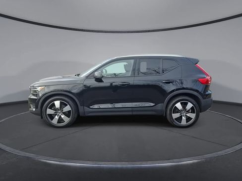 Used 2020 Volvo XC40 T5 Momentum image 5