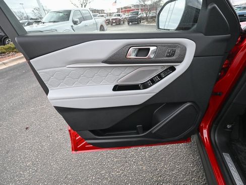 New 2026 Ford Explorer Platinum w/ LUX Leather Package image 17