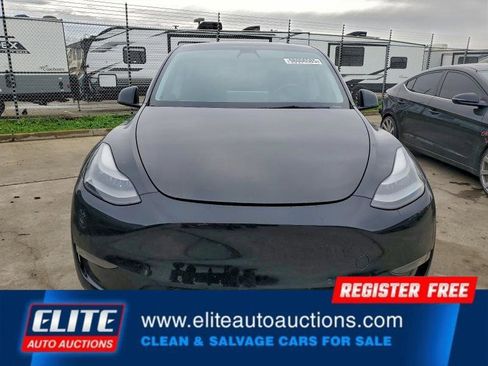 Used 2021 Tesla Model Y Performance image 9
