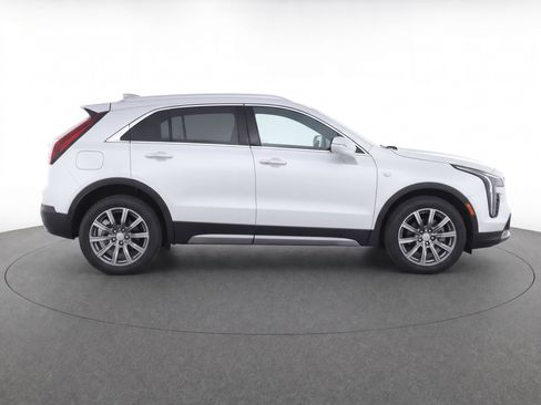 Used 2023 Cadillac XT4 Premium Luxury FWD image 8