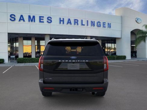 New 2026 Ford Expedition Active image 5