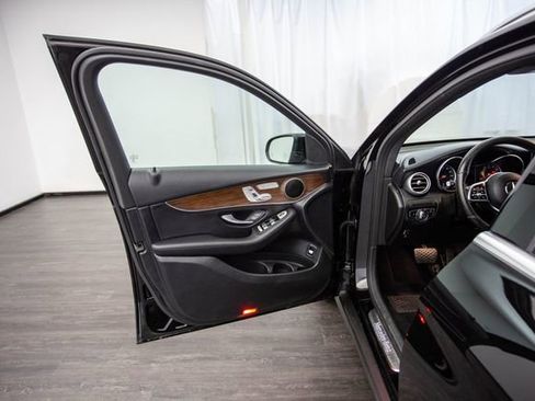 Used 2020 Mercedes-Benz GLC 300 4MATIC w/ Parking Assistance Package image 16