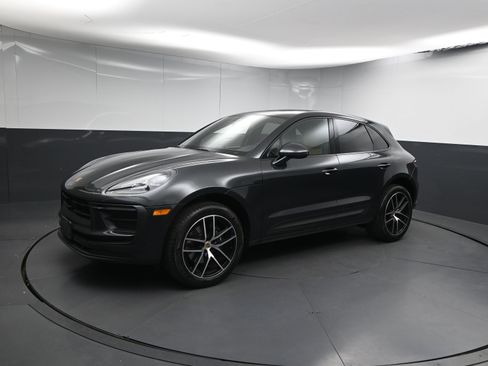 Used 2022 Porsche Macan image 1