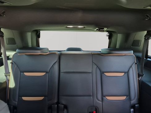 Used 2024 GMC Yukon AT4 w/ Technology Package AWD/4WD image 32