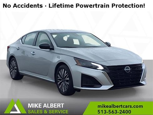 Used 2024 Nissan Altima 2.5 SV image 1