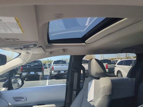 New 2025 Toyota Sienna XLE image 31