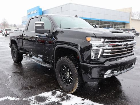 Used 2022 Chevrolet Silverado 3500 High Country w/ Safety Package II image 2