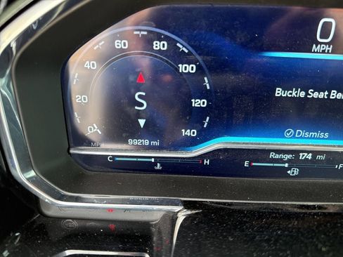 Used 2024 Chevrolet Silverado 2500 LT w/ Convenience Package image 22