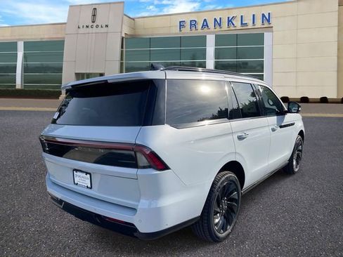 New 2025 Lincoln Navigator Reserve w/ Jet Appearance Package AWD/4WD image 3