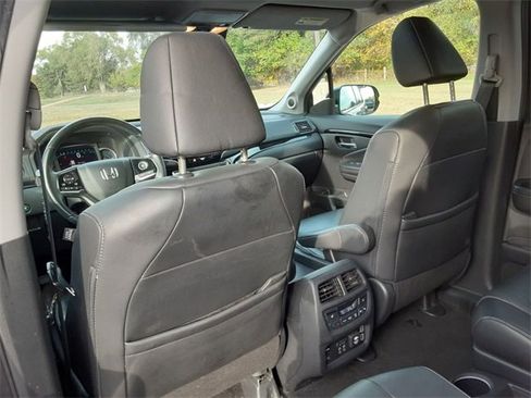 Used 2021 Honda Pilot Touring image 25