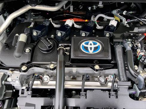 Used 2024 Toyota Corolla SE w/ SE Package FWD image 32