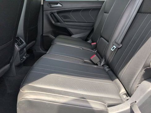 Used 2024 Volkswagen Tiguan SE FWD image 27