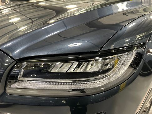 Used 2022 Lincoln Nautilus Reserve w/ Equipment Group 201A image 7