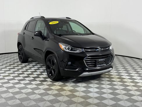 Used 2018 Chevrolet Trax Premier w/ Midnight Edition AWD/4WD image 3