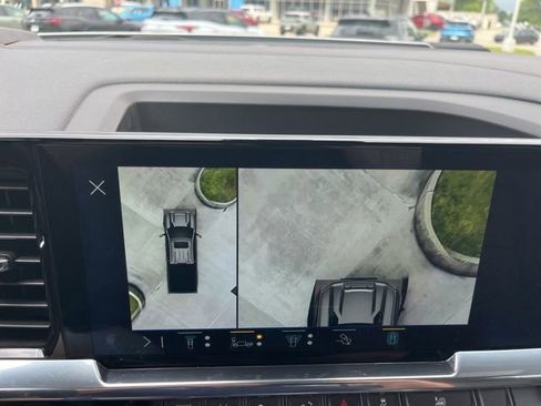 Used 2025 Chevrolet Silverado 2500 LTZ w/ LTZ Convenience Package AWD/4WD image 34