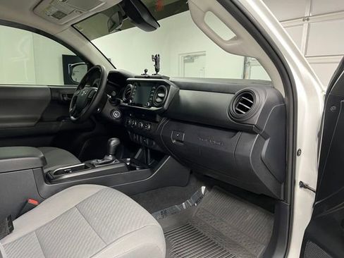 Used 2020 Toyota Tacoma SR AWD/4WD image 54