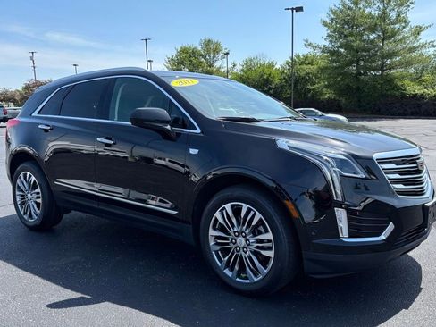 Used 2017 Cadillac XT5 Premium Luxury w/ Driver Assist Package FWD image 9