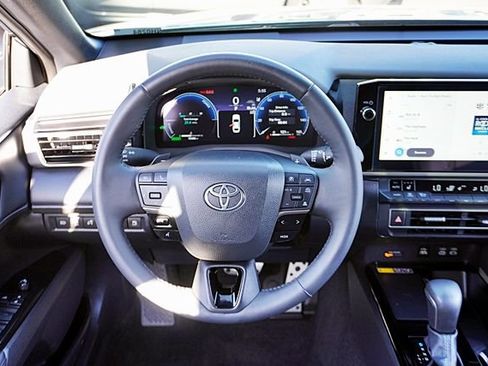 Used 2025 Toyota Camry XSE FWD image 20