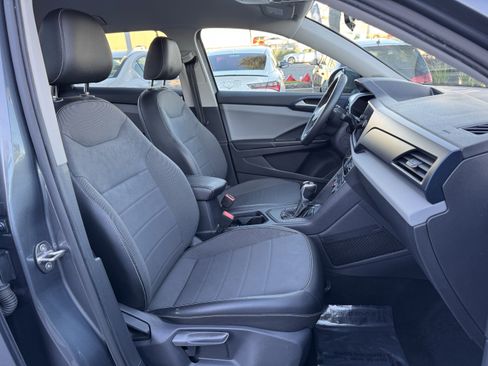 Used 2022 Volkswagen Taos SE image 34