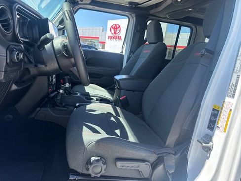 Used 2025 Jeep Wrangler Unlimited Rubicon AWD/4WD image 14