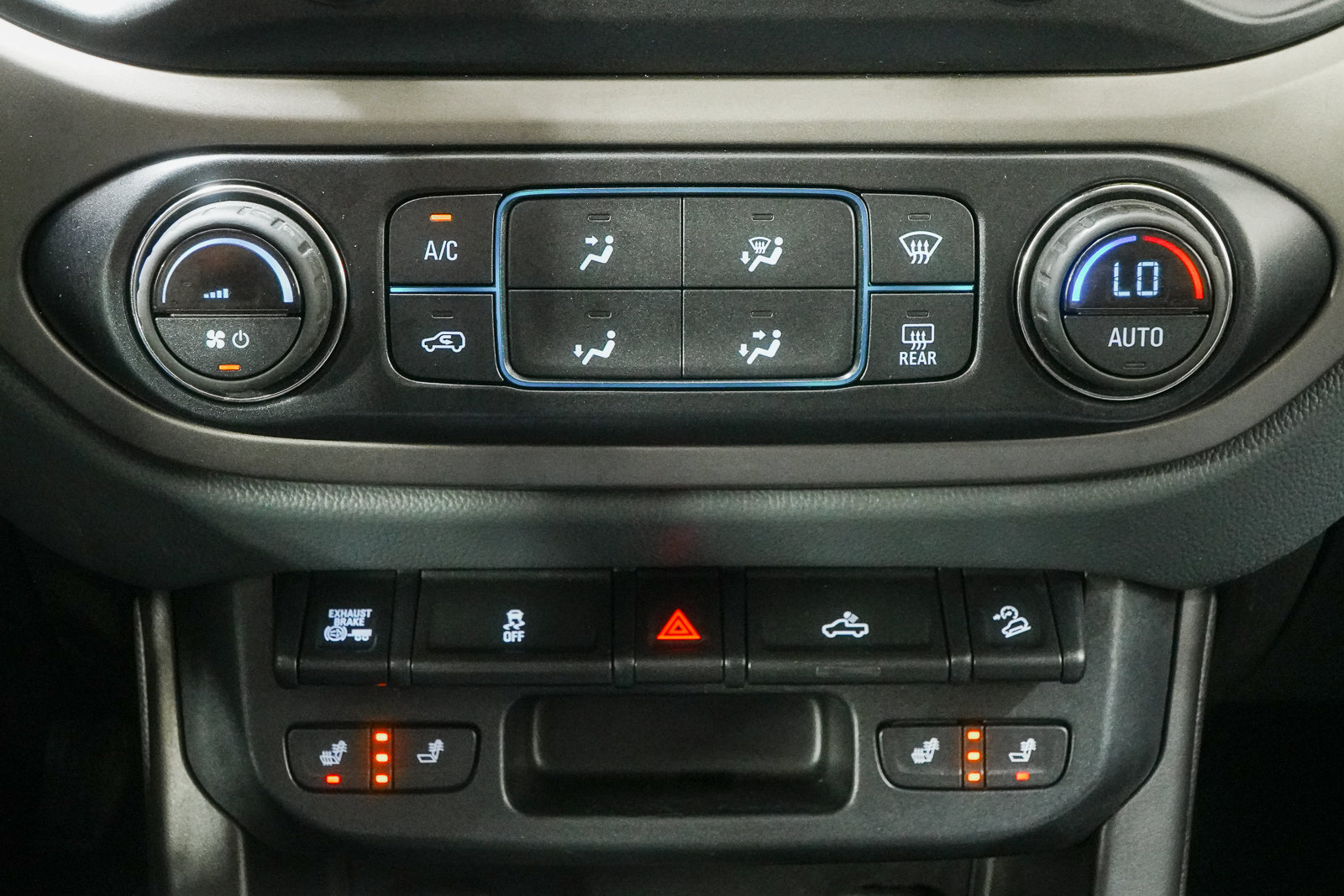 Used 2016 Chevrolet Colorado Z71 AWD/4WD image 31