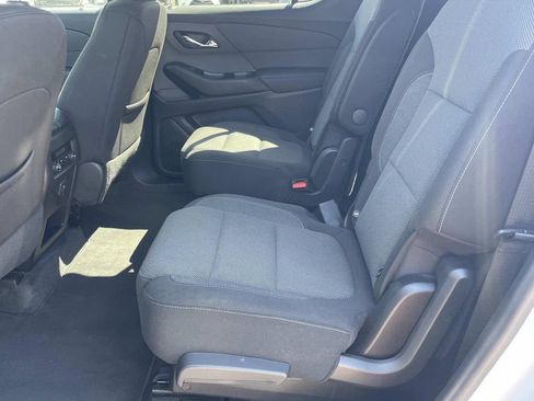 Used 2022 Chevrolet Traverse LT image 14