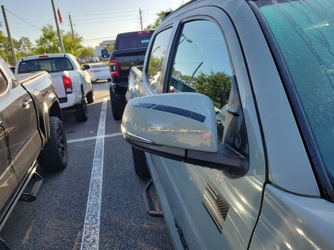 Used 2022 Toyota Tacoma SR5 w/ Trail Edition image 10