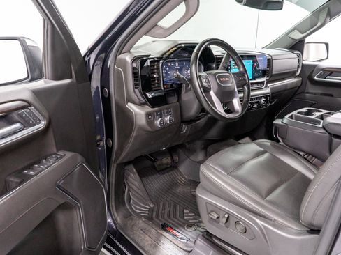 Used 2025 GMC Sierra 1500 SLT AWD/4WD image 13