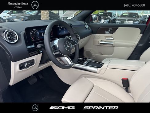 Certified 2025 Mercedes-Benz GLA 250 image 10