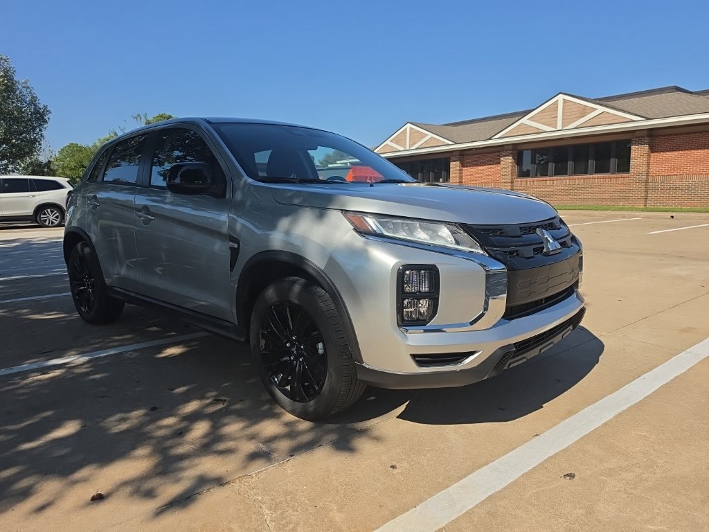Used 2026 Mitsubishi Outlander Sport LE AWD/4WD image 3