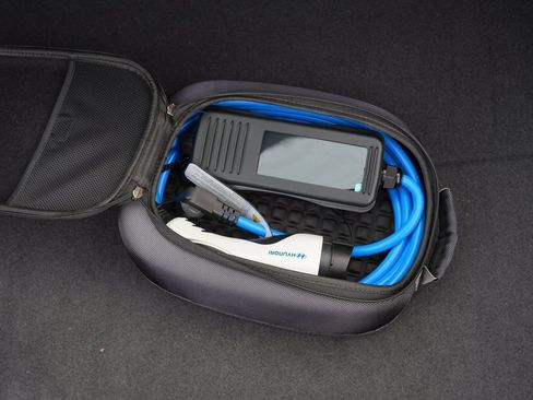 Used 2019 Hyundai Ioniq Plug-In Hybrid FWD image 30