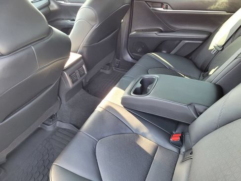 Used 2022 Toyota Camry XSE FWD image 9