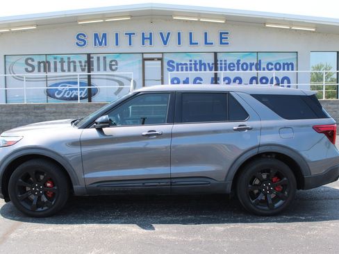 Used 2021 Ford Explorer ST w/ Equipment Group 401A AWD/4WD image 2