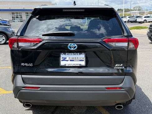 Used 2023 Toyota RAV4 XLE Premium AWD/4WD image 4