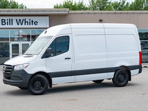 Used 2025 Mercedes-Benz Sprinter 2500 image 1