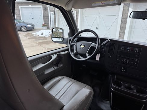 Used 2015 Chevrolet Express 2500 LS image 22