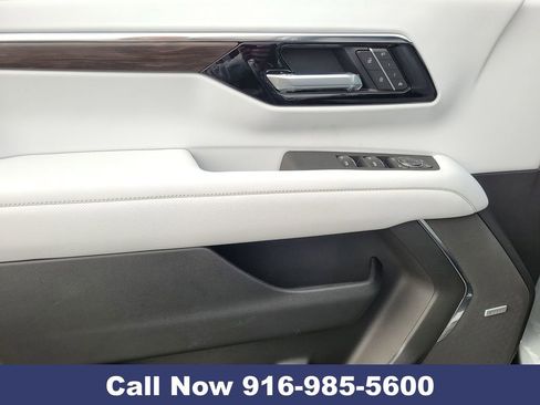 New 2026 Chevrolet Suburban Premier image 27