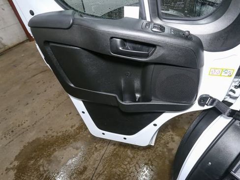 Used 2026 RAM ProMaster 2500 w/ Convenience Group FWD image 32